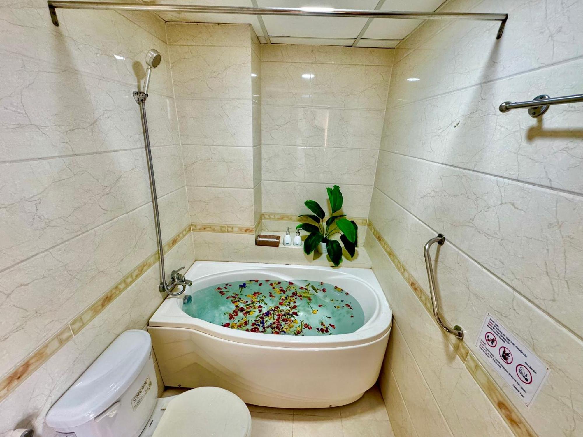 Anh Thien Sai Gon Central Hotel - District 1 Ho Chi Minh City Exterior photo